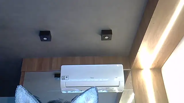 Skinny-Kitten online show from 10-29-25, 07:57