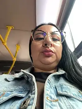 Abril Luv online show from 06-23-26, 12:36