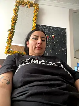 Abril Luv online show from 10-18-25, 12:51