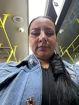 Abril Luv online show from 03-06-26, 12:27