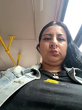 Abril Luv online show from 06-19-26, 12:33