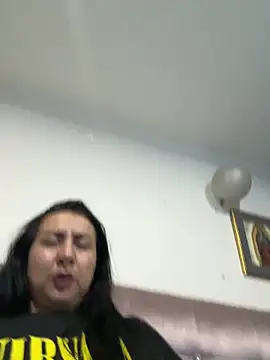 Abril Luv online show from 04-15-26, 01:11