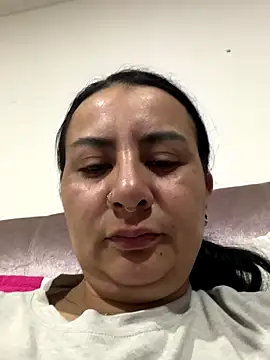 Abril Luv online show from 09-10-25, 01:48