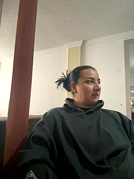 Abril Luv online show from 01-06-26, 01:37