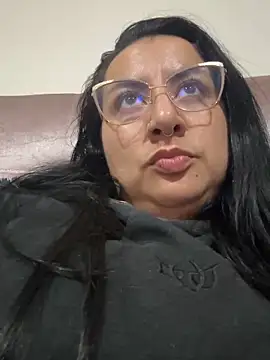 Abril Luv online show from 11-28-25, 02:12