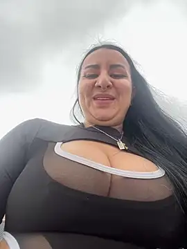 Abril Luv online show from 03-20-25, 07:35