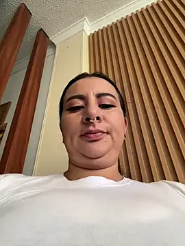 Abril Luv online show from 04-02-26, 01:07