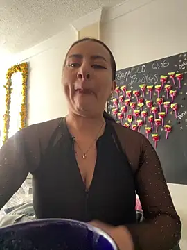 Abril Luv online show from 09-16-25, 01:01