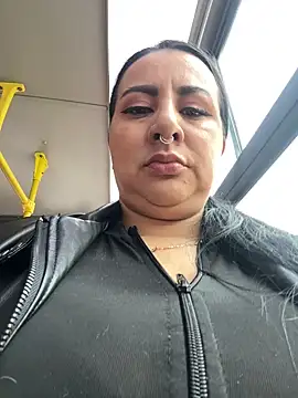 Abril Luv online show from 05-21-26, 12:02