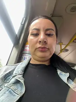 Abril Luv online show from 03-12-25, 12:04