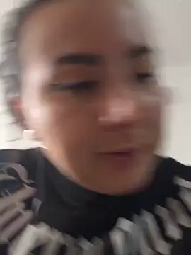 Abril Luv online show from 03-28-26, 01:56