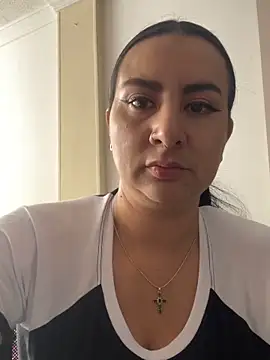 Abril Luv online show from 09-09-25, 01:42