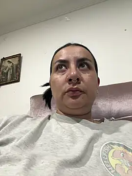 Abril Luv online show from 04-03-26, 01:45