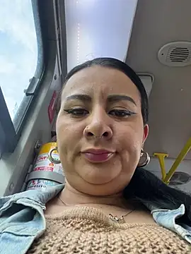 Abril Luv online show from 03-18-25, 12:06