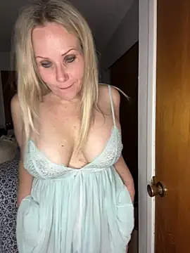 Sexual Lovable Doll online show from 03-23-25, 07:20