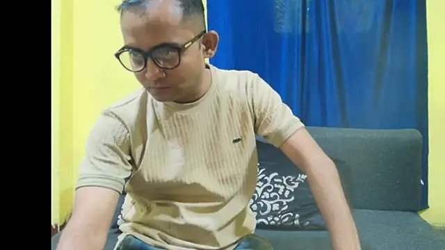 Cute boy2000 online show from 11-18-25, 05:44