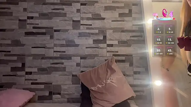 Snapshot of bigclit chatting on 10-24-25, 06:29 bigclit online show from 10-24-25, 06:29