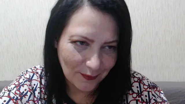 Snapshot of Mirabelle_Sweet chatting on 10-17-25, 06:43 Mirabelle Sweet online show from 10-17-25, 06:43