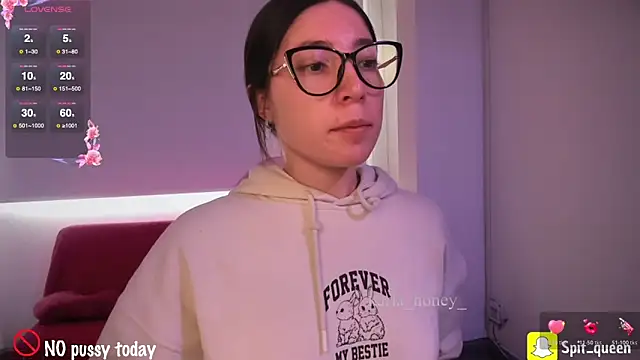 Spit queen online show from 10-30-25, 04:15