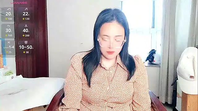 Vivianangn-e online show from 04-17-26, 01:41