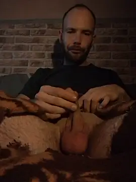 Adamvarga0318 online show from 02-04-25, 10:45