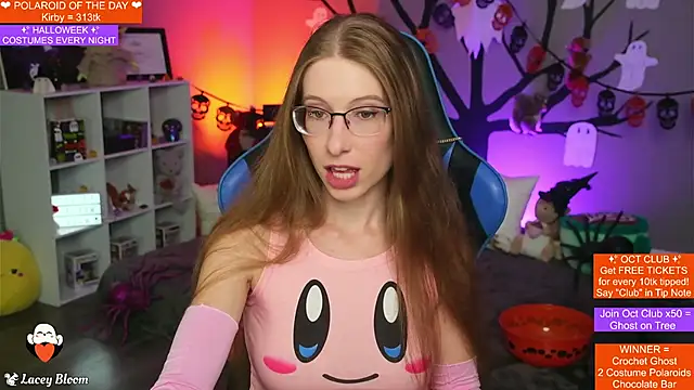 TheLaceyBloom online show from 10-27-25, 01:17