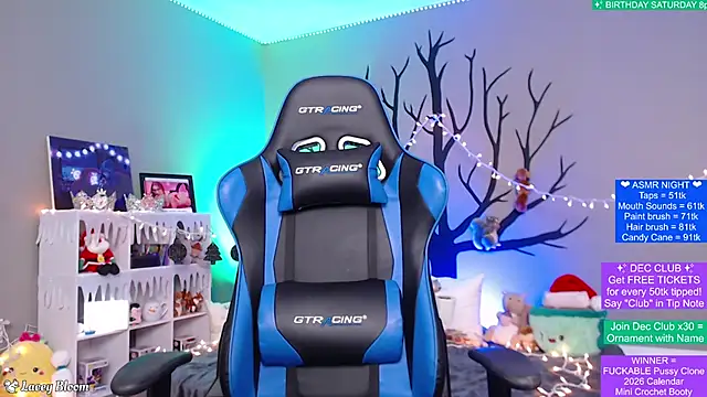 TheLaceyBloom online show from 12-05-25, 01:27