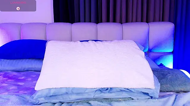 sweetieluna01 online show from 01-09-26, 08:49