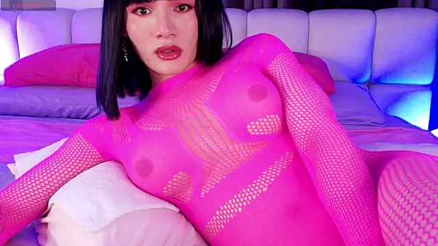 Snapshot of sweetieluna01 chatting on 07-18-26, 01:25 sweetieluna01 online show from 07-18-26, 01:25