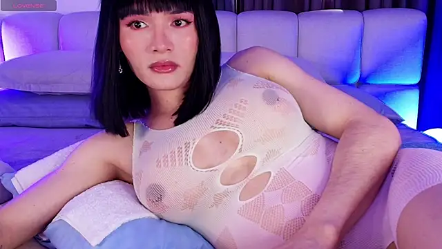 sweetieluna01 online show from 03-11-26, 09:09