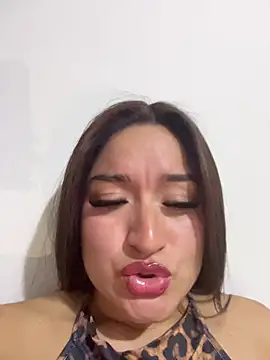 Snapshot of LuceroRm chatting on 04-30-26, 10:58 LuceroRm online show from 04-30-26, 10:58
