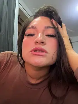Snapshot of LuceroRm chatting on 04-28-26, 03:55 LuceroRm online show from 04-28-26, 03:55