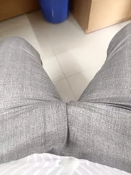 adicma123 online show from 10-28-25, 07:29