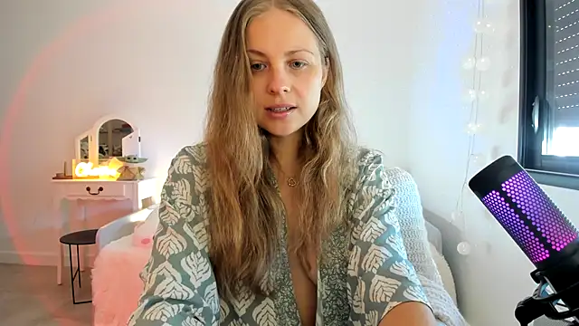 ImKeira online show from 11-18-25, 09:12