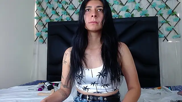 EmmaWilliamss online show from 11-18-25, 04:21