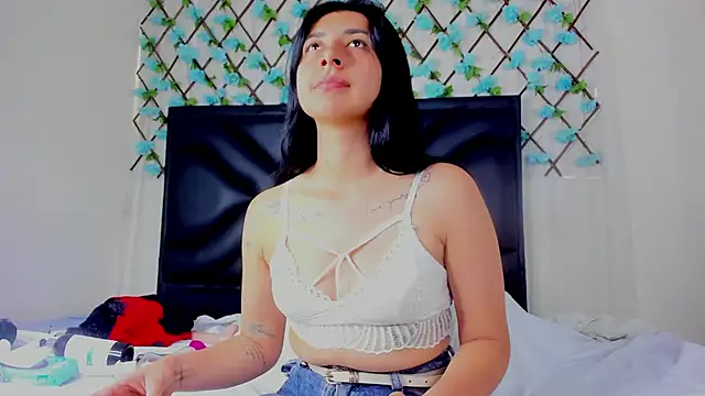 EmmaWilliamss online show from 06-08-26, 05:35
