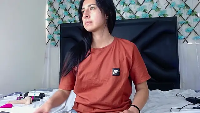 EmmaWilliamss online show from 11-13-25, 05:17