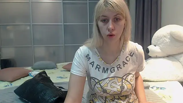 KyliePag online show from 10-29-25, 06:23