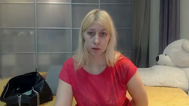 KyliePag online show from 04-02-26, 07:37