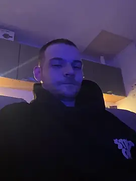 Snapshot of Z1uk chatting on 02-05-26, 01:23 Z1uk online show from 02-05-26, 01:23