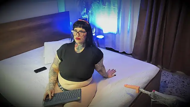 VampGirl1 online show from 06-18-26, 10:15