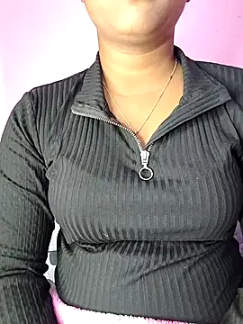 Snapshot of ANGE-MOU chatting on 01-18-25, 10:28 ANGE-MOU online show from 01-18-25, 10:28