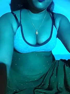 Snapshot of ANGE-MOU chatting on 10-11-25, 04:52 ANGE-MOU online show from 10-11-25, 04:52