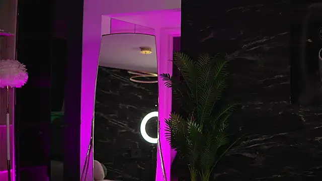 Snapshot of EllenKarter chatting on 02-13-25, 09:49 EllenKarter online show from 02-13-25, 09:49