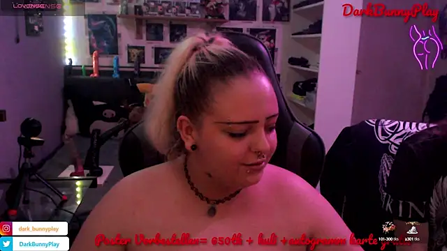 Snapshot of DarkBunnyPlay chatting on 12-17-24, 08:21 DarkBunnyPlay online show from 12-17-24, 08:21