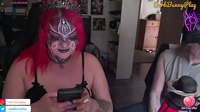 Snapshot of DarkBunnyPlay chatting on 03-02-25, 11:52 DarkBunnyPlay online show from 03-02-25, 11:52