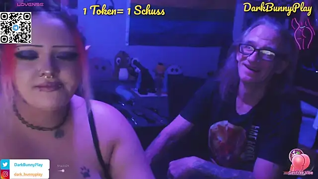 Snapshot of DarkBunnyPlay chatting on 09-27-25, 06:58 DarkBunnyPlay online show from 09-27-25, 06:58