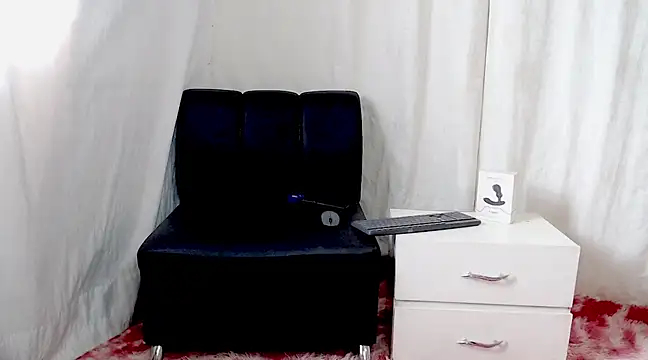 Snapshot of Astrid__V_ chatting on 02-18-25, 04:03 Astrid V online show from 02-18-25, 04:03