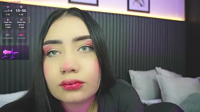 haylie  online show from 12-19-25, 03:43