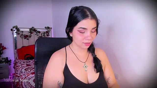 victoriaasaenz  online show from 04-10-26, 12:39